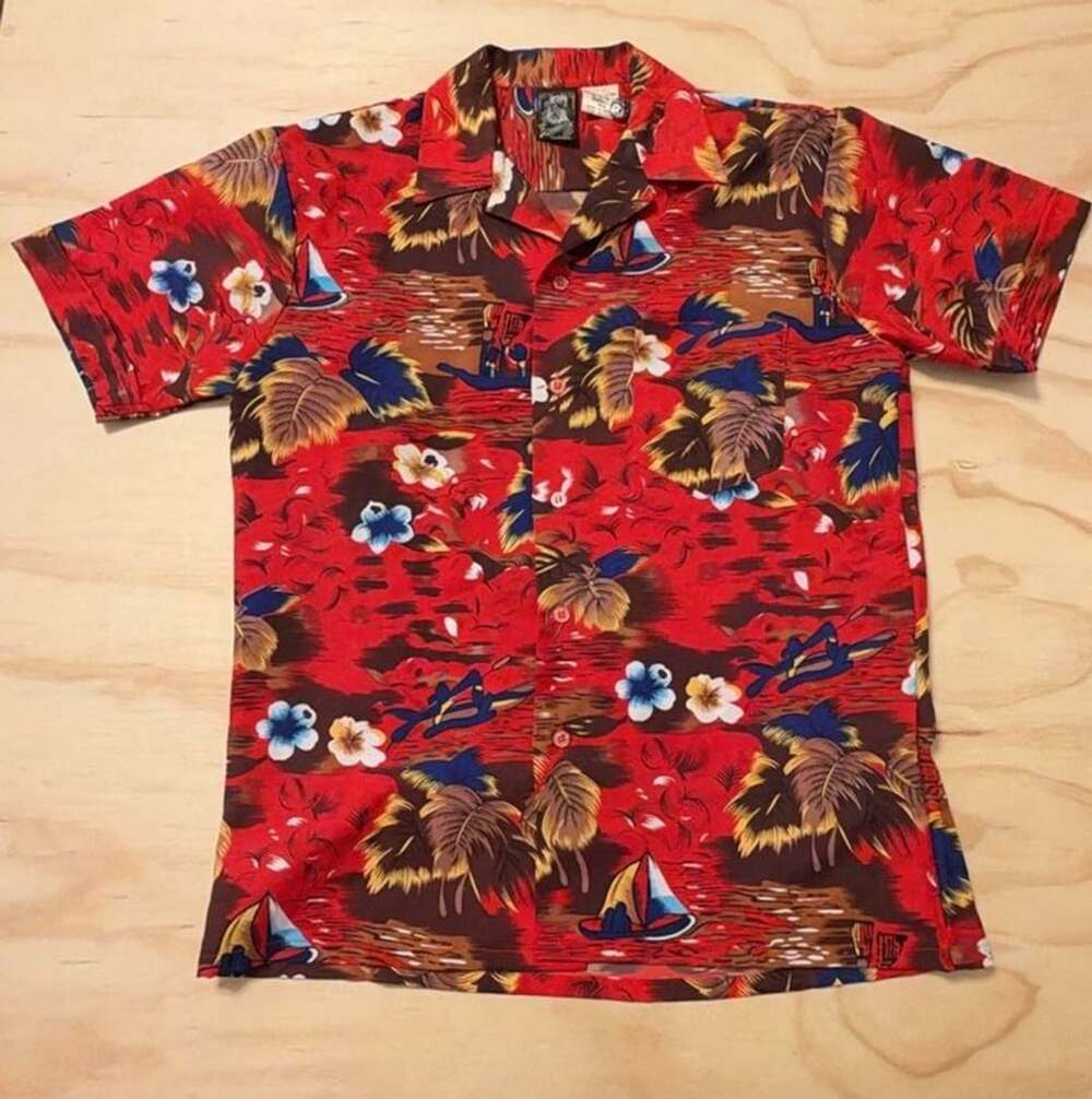 Kennington Hawaiian Aloha Shirt Size 14.5 Small Red Tropical Sailboat